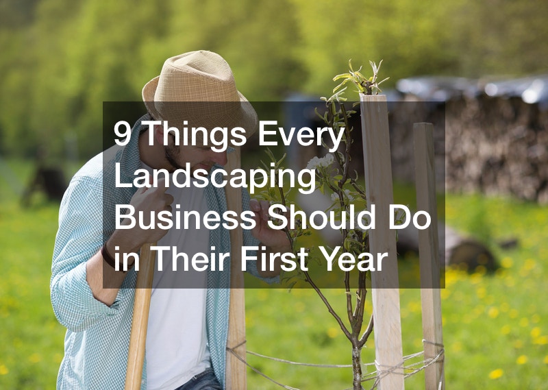 how to manage a landscaping business